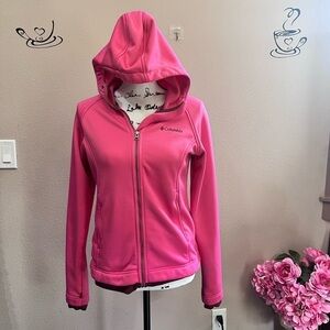 Woman’s Columbia Sportswear jacket. 202